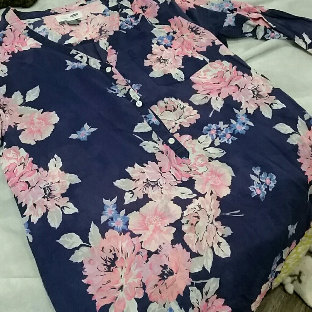 Beautiful spring floral pattern old navy tunic 🏵